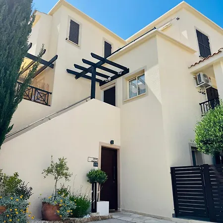 Olive Apartment *